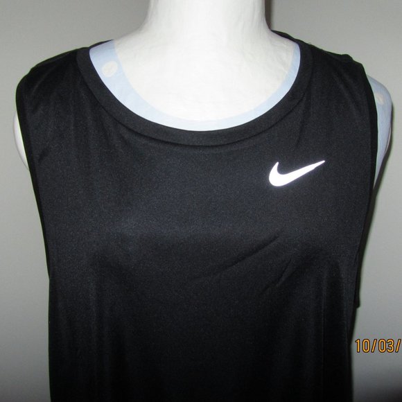 💰 3/$25.00 Women's Plus Size Nike Running Dri-fit sleeveless Top Size 1X. - Picture 3 of 8